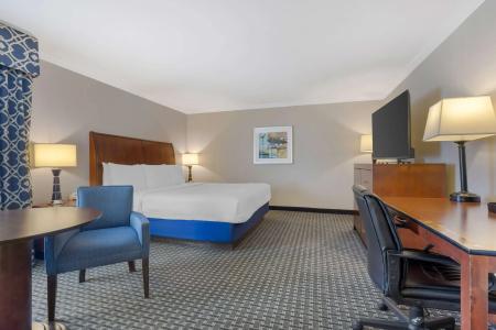 Best Western Plus Marina Shores - 5