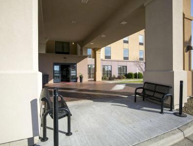 Hampton Inn - 7