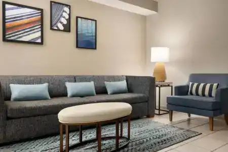 Holiday Inn & Suites, An Ihg - 229