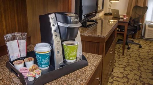 Hilton Garden Inn Airport - 43