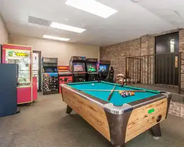 Comfort Inn at Thousand Hills - 16