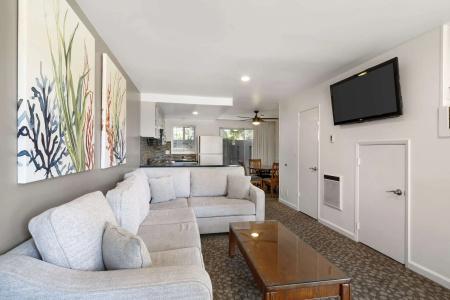 Best Western Plus - 212