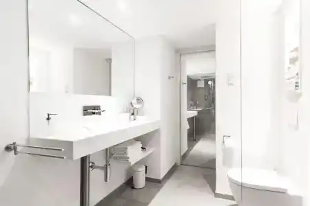 1st Floor Köln 2 - 27