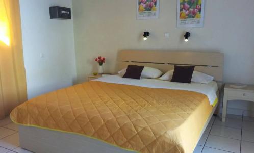 Nicolas Studios & - 5