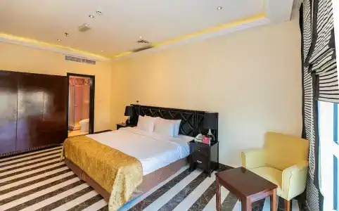 Royal Mirage - 39