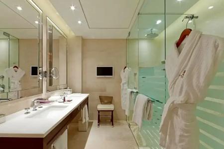 The Ritz-Carlton, - 86