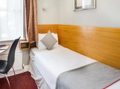 Oyo London Guest House - 89