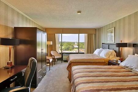 Ramada by Wyndham Downtown & Conference Center - 31
