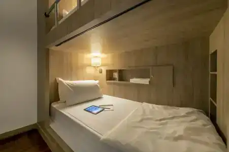 The Posh Phayathai - 35