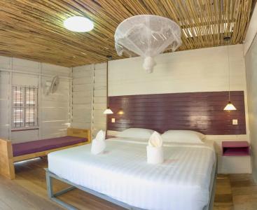 Sandy Beach Bungalows - 0