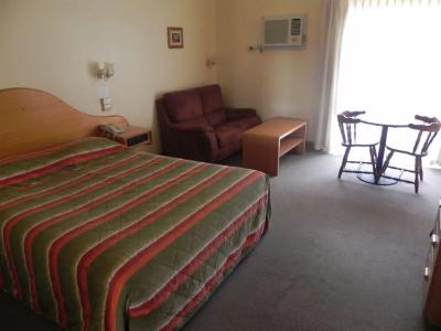 St Georges Motor Inn - 20