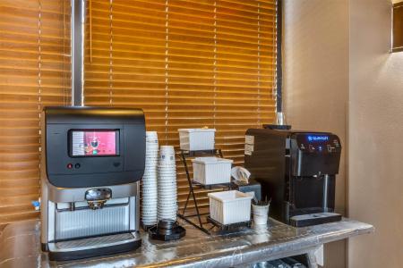 Best Western Plus Thunderbird Suites - 33