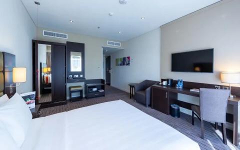 Premier Inn Airport - 19