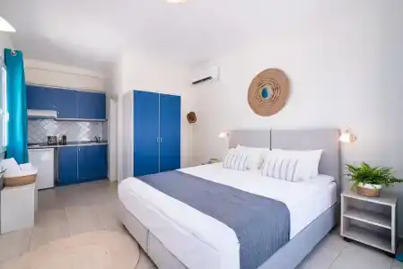 Zoe - 11