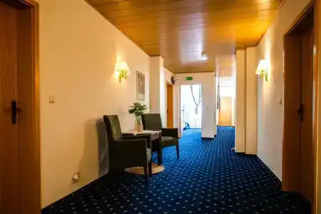 Fränkischer Hof - 12