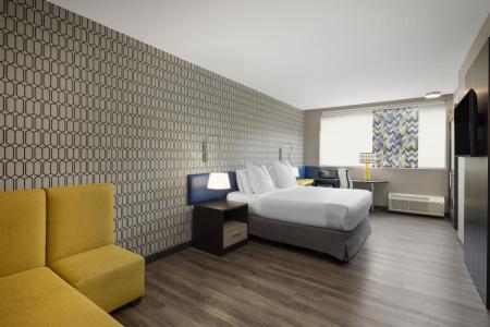 Glō Best Western Nashville Airport West - 4