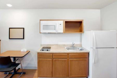 WoodSpring Suites - 8
