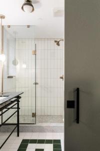 Woodlark - 8