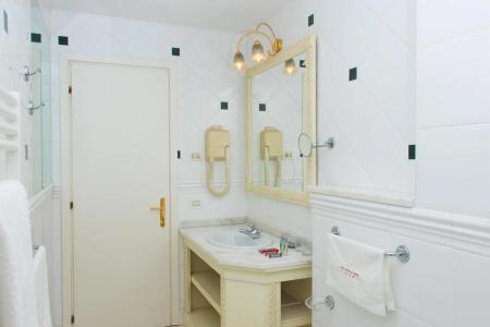 Universal Terme - 18