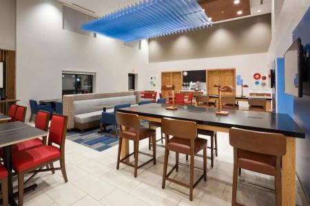 Holiday Inn Express & Suites-Golden Valley, an IHG - 31