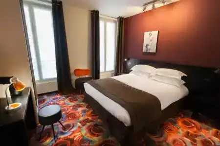 Helussi Hôtel - 83