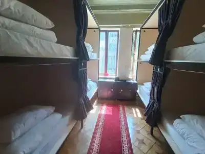 Karvi Hostel & Suites - 39