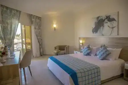 Palm Beach Resort Families and Couples only - 3