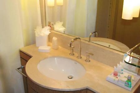 Four Points by Sheraton Downtown - 36