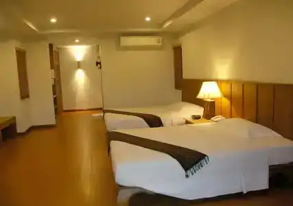 Sailom Bangsaphan - 4