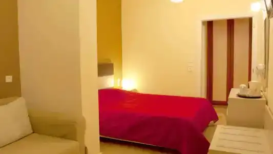 Antonia - 27