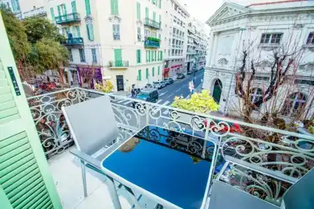 Hôtel Parisien - 111