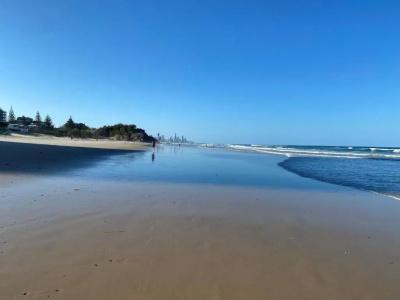 Outrigger Burleigh - 26