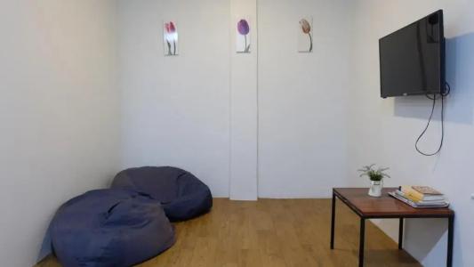 18 Coins Cafe & Hostel - 40