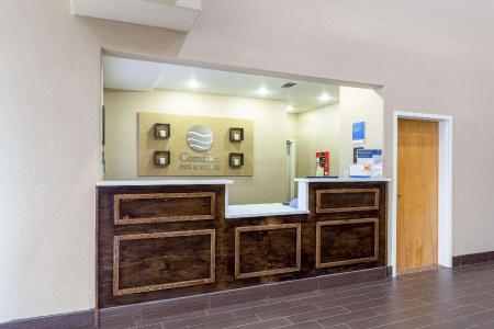 Comfort Inn & Suites Airport - 11
