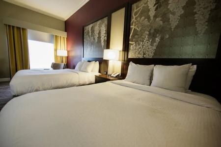 DoubleTree by Hilton Historic Savannah - 32
