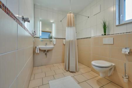 Sunny Straubing - 32