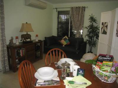 Rydges Palmerston - - 2