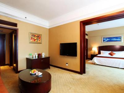 Grand International - 4