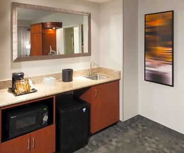 Courtyard by Marriott Miami at Dolphin Mall - 32
