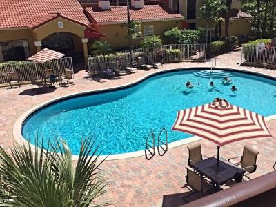 Holiday Inn & Suites - North - 15