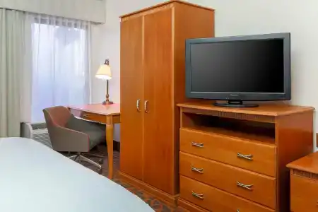 Hampton Inn - 39