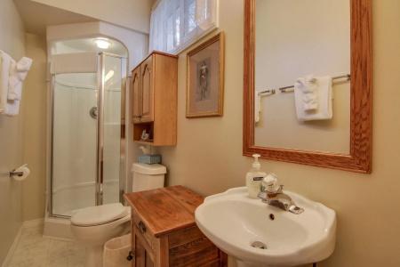 Stone Maiden Inn - 8