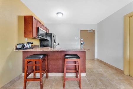 Rodeway Inn & Suites Fort Lauderdale Airport & Cruise Port - 40