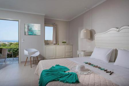 Notos Heights & Suites - 250