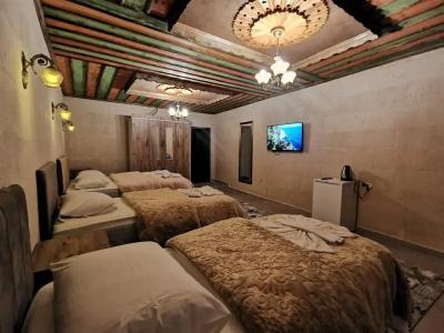 Falcon Cave Suites - 18