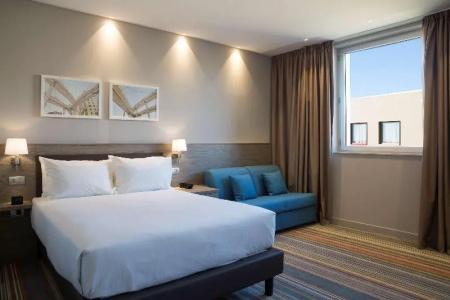 Hampton By Hilton Rome East - 34