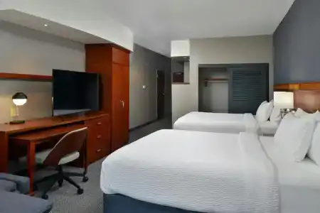 Courtyard by Marriott Hershey - 4
