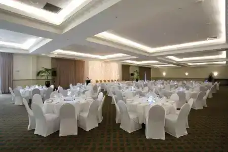 Distinction & Conference Centre - 20
