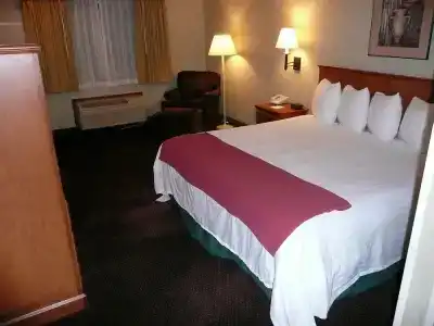 The Ashley Inn of - 4