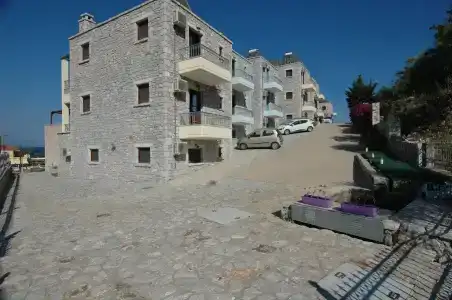 Vathi - 23